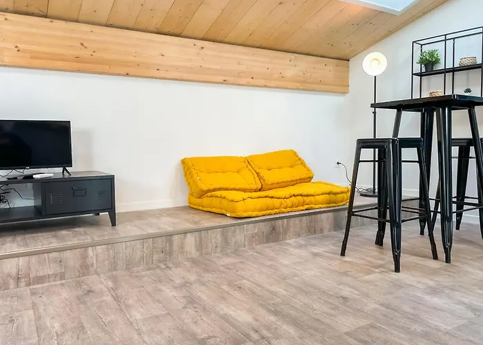 Beau Studio Lumineux Avec Climatisation Pour 2 Personnes