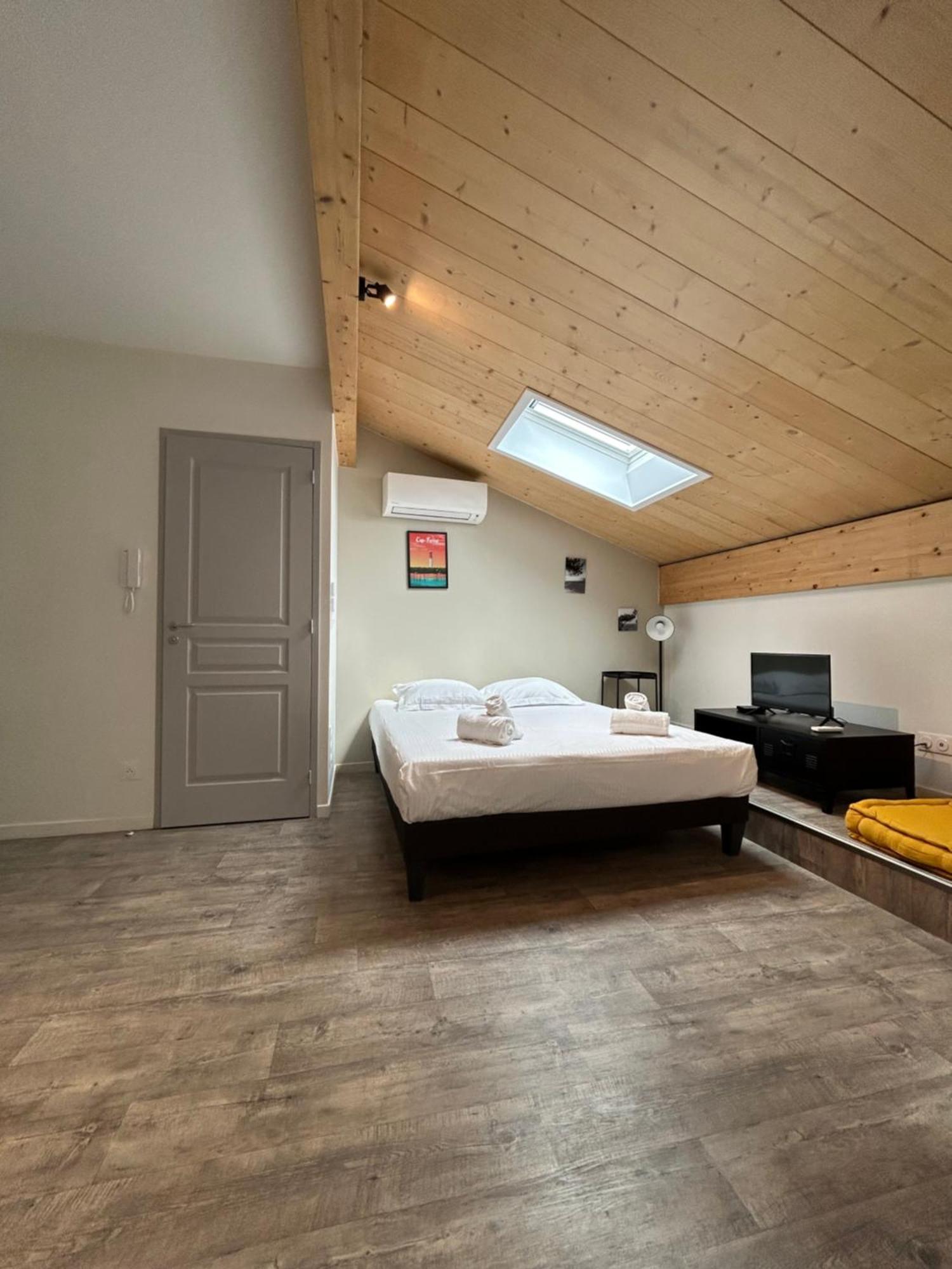 Beau Lumineux Avec Climatisation Pour 2 Personnes Apartment *