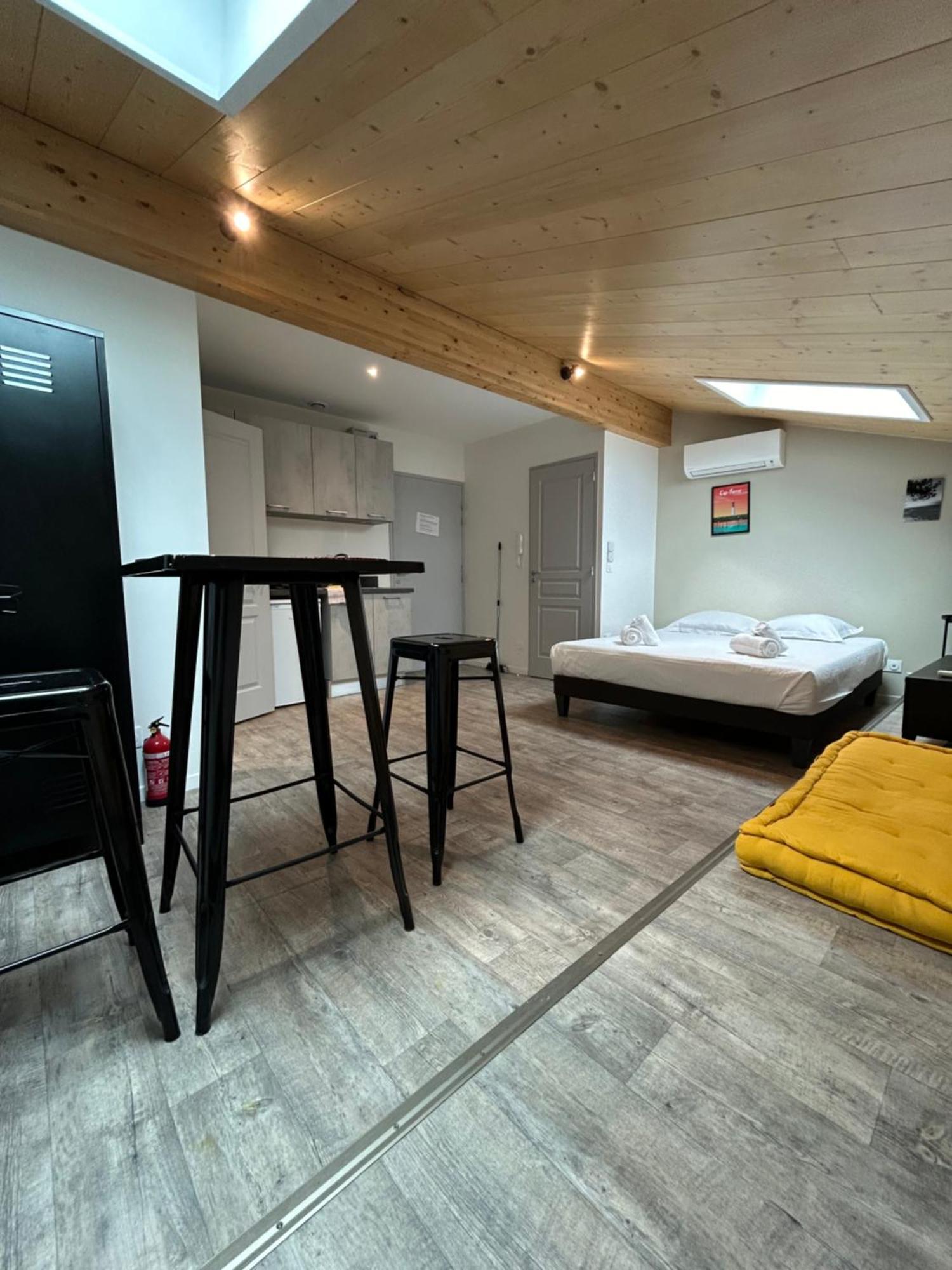 Beau Lumineux Avec Climatisation Pour 2 Personnes * Bordeaux