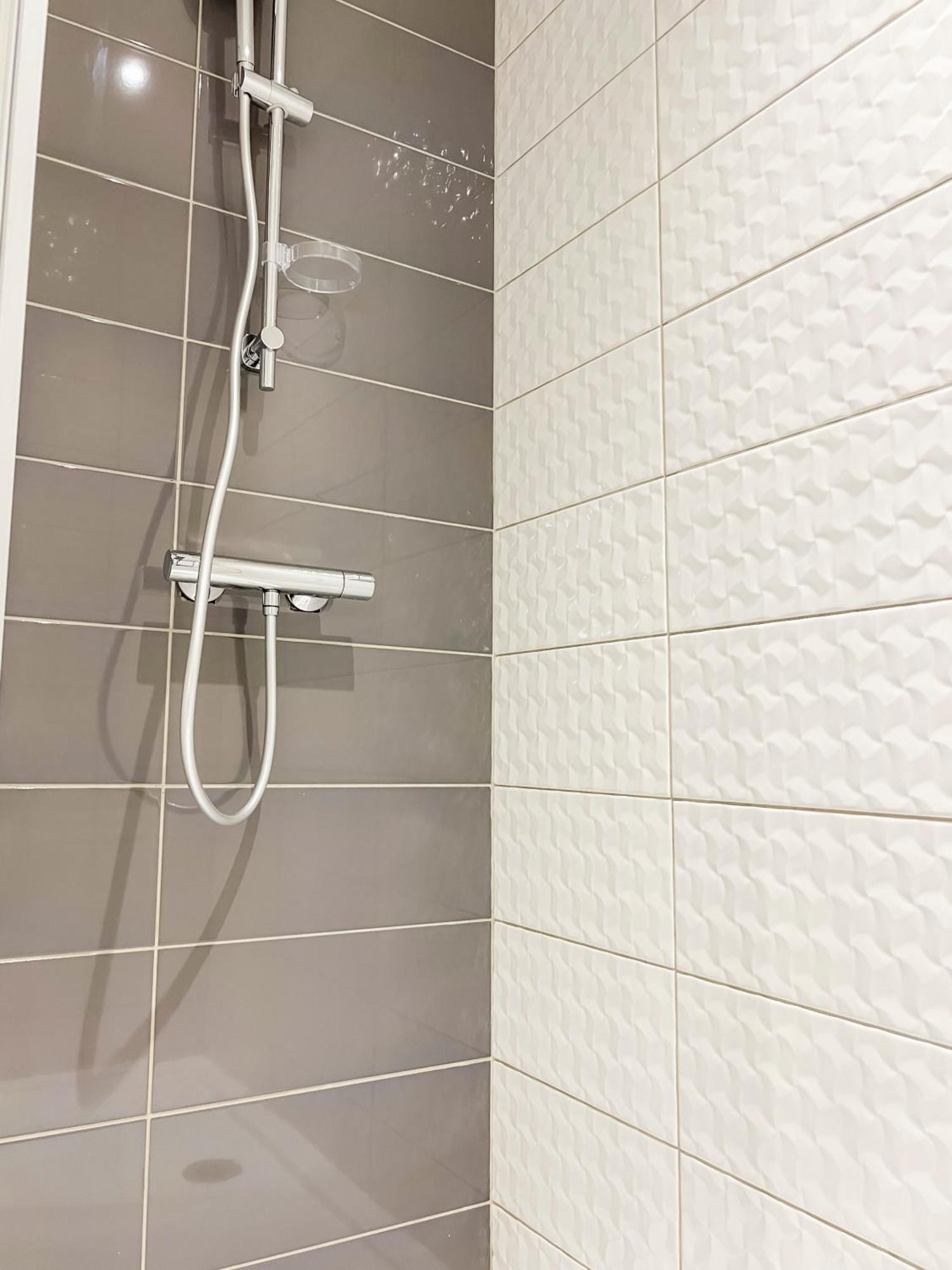 Beau Lumineux Avec Climatisation Pour 2 Personnes Apartment